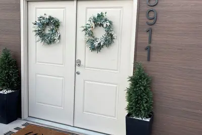 Image de Cozy, quiet, safe, rustic getaway in West Jordan, Utah with a private hot tub.