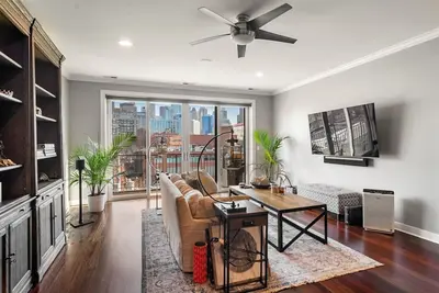 Image de Renovated oversized Condo with Spectacular views in the heart of Chicago.