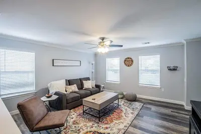 Image de Newly Minted Bungalow, near Austin