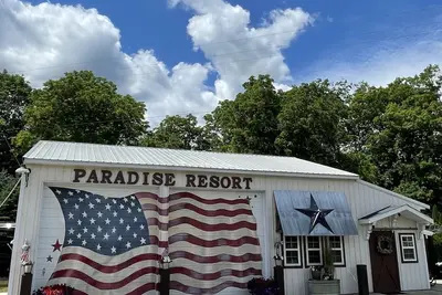 Image de Enjoy the beautiful views of the Muskegon River near The Hardy Dam/ Dragon Trail
