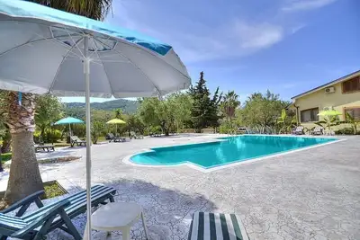 Image de <br>Casa Clelia C est un appartement confortable pour quatre personnes. <br>Vous serez Ă environ 2 km de Ascea Marina, environ 1. 5 km de restaurants et de boutiques.