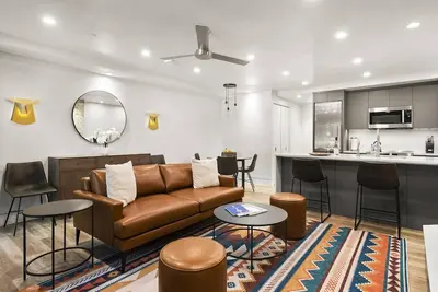 Image de Remodeled With Luxury Finishes. Easy Stroll to Aspen Mtn. Full Kitchen, Gas Fp, W/D. Free Parking