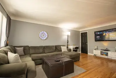Image de Cozy, Modern Escape; PlayStation 5 and King Suite