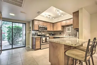 Image de Scottsdale Condo w\/ Patio ~ 8 Mi to Old Town!