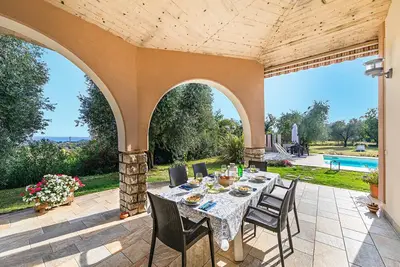 Image de Villa Daniela con piscina vista lago by Wonderful Italy