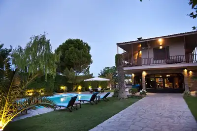 Image de Villa Bona: A secluded villa < 50 min. from Athens Intl. Airport