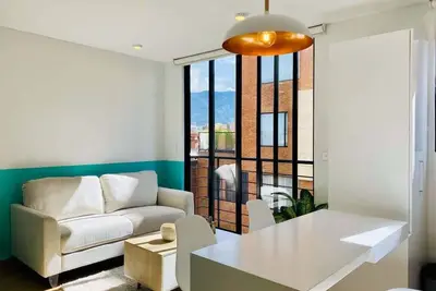 Image de w* | Sunny Loft in Santa Ana