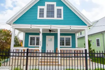 Image de Grand Pelican - 3 Bed/1 Loft Lakeside Cottage!