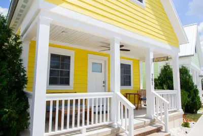 Image de Sunset Escape - 1 Bed/2 Loft Lakeside Cottage!