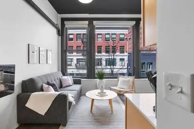 Image de Upscale Apartment Suite | Close to Everything!