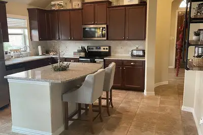 Image de Entire Home, 2, 000 sq ft with Outdoor Hot Tub, 15 min North of Austin, Tx