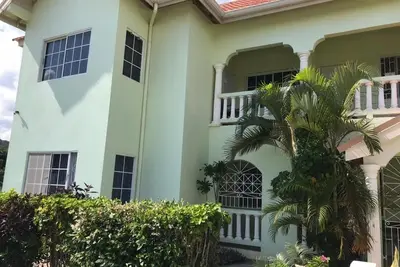 Image de Beautiful 2-Bed Apartment in sunny Jamaica