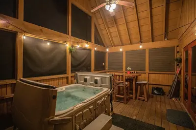 Image de 🌼Spring into “The Happy-Nest! “ Rustic, modern, & absolutely adorable🌷❤️