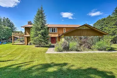 Image de Family Winter Retreat w/ Hot Tub: 14 Mi to Slopes!