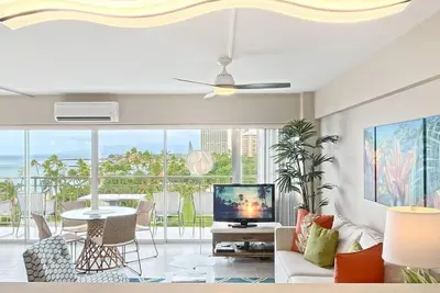 Image de Enjoy the Space! Super Pacific View, Kitchen Ease, Free WiFi–Waikīkī Shore #708