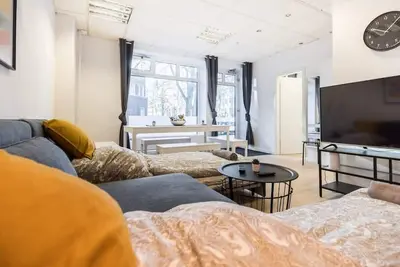 Image de Spacious Two  Br Close To Stadtpark and Street Parking