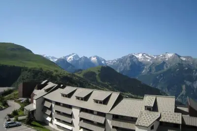 Image de À 150m des pistes de ski, 3ème étage, télévision, casier à ski, 24m², Alpe d'Huez