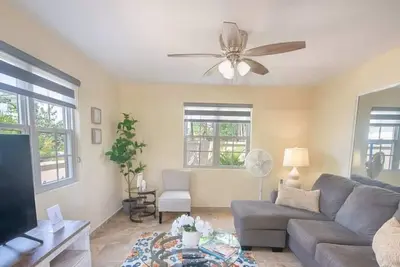 Image de Relaxing Patio Retreat near Dover Beach, Nightlife