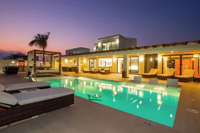 Image de Villa Anyaval - Quatre Chambres Villa, Couchages 8