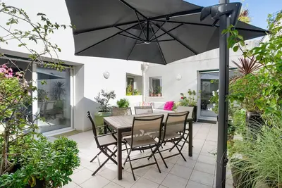 Image de St Charles/Thermes : Loft 140m2, patio 30m2, garage, plage + centre ville à pied