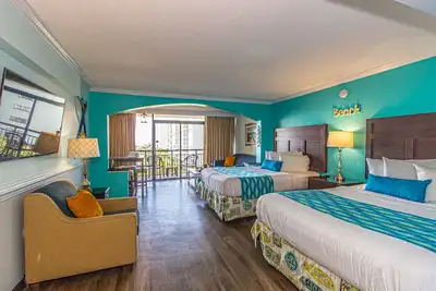 Image de Oversized Ocean View Queen Suite - Caravelle Resort 410 - Sleeps 4 Guests!