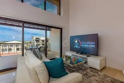 Image de Top Floor Corner Condo w/ Amazing Views 2br 3ba