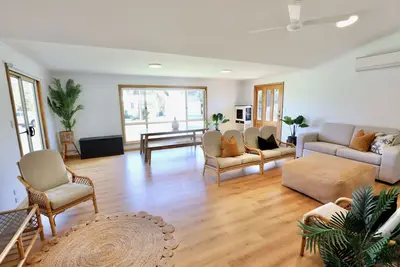 Image de Town Central on Ryan 100m to beach and Main Street