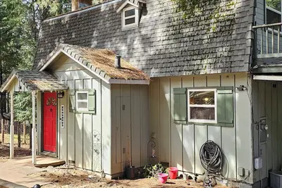 Image de Little Green Cabin by Apple Hill/Sly Park/Wineries/Tahoe/Hiking