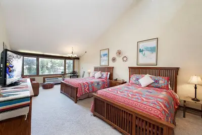 Image de Earth and Sky Retreat (#512) | Golf, Near Ski- Ac/Pool/Hot Tub - Views