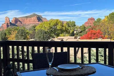 Image de Remodeled Sedona Townhome on Golf Course – Stunning Red Rock Views! ! !