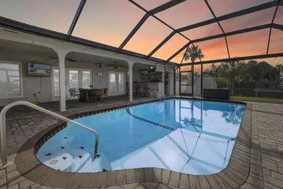 Image de Pool-Dock-Kayaks-Outdoor Kitchen-Ping Pong! ! Waterfront paradise <3