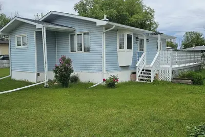 Image de Charming Home on 1. 3 acres with Rv parking