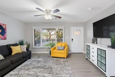 Private 3 bed, 2 bath home in Phoenix, Arizona