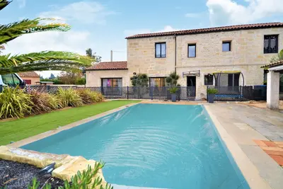 Image de Superbe maison à Beaucaire avec WiFi