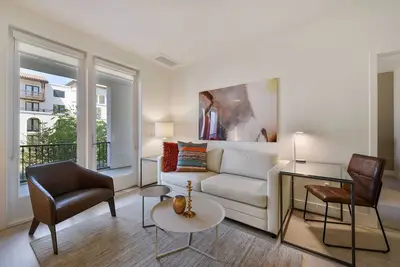 Image de Two Bedroom with Luxe Amenities & Private Terrace