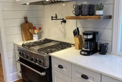 Image de Renovated farmhouse w/hot tub Hudson Valley escape