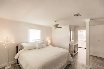 Image de Charming home with amazing location! !