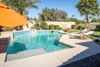 Camelback Corridor, 5 min from Airport, Pool & Sun