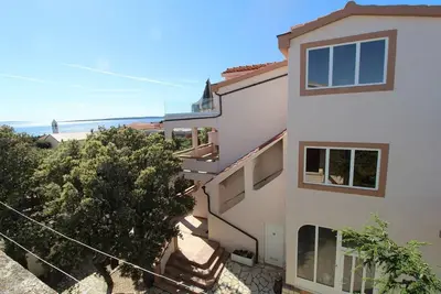 One-Bedroom Apartment Karas A3
