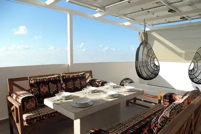 Image de Green Living! Solar-Powered Rooftop Condo with Semi-Olympic Pool-Summer Discount