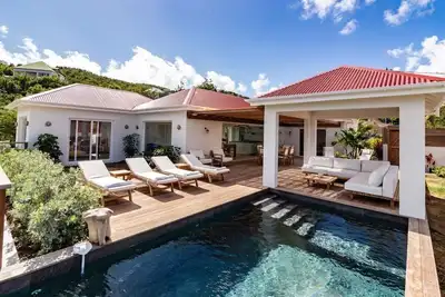 Villa Au Paille en Queue by Fantasia Villas