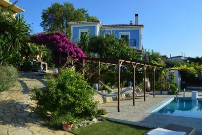 Det'd. Villa, 5 mins to beach, Sea Views, Private Pool, 3 Bedrooms (2 ensuite).