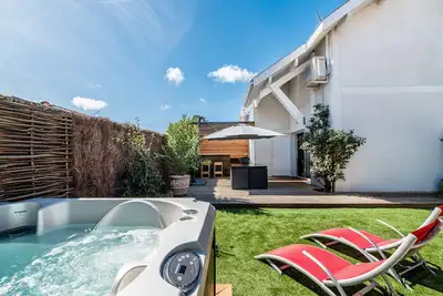 Image de Ravissante maison 3* située à 5mn à pied du Lac Latecoere avec Jacuzzi