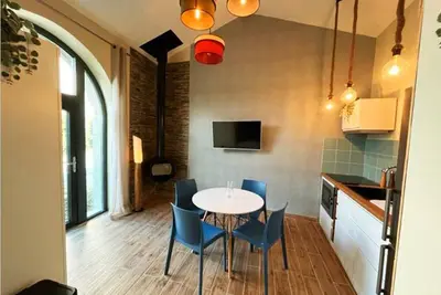 Image de Gite \"le Nid de Raymond\" situé à Montolieu au bord de la rivière avec piscine