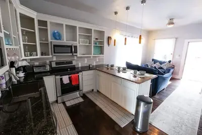 Image de Updated Downtown Gem