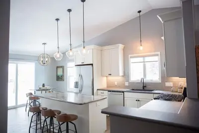 Image de Spacious Executive 2br Home Near Shopping & Dining