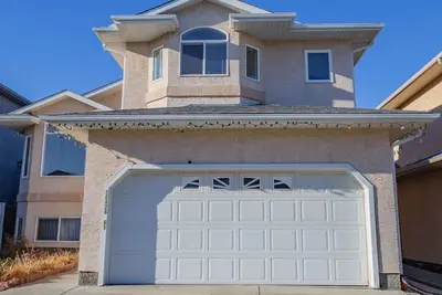 Image de 3 Bedrooms - Main Floor of House