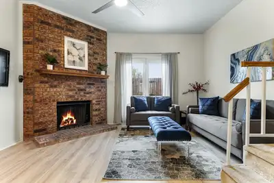 Image de 2-Bedroom Condo in Plano Sleeps Up to 6