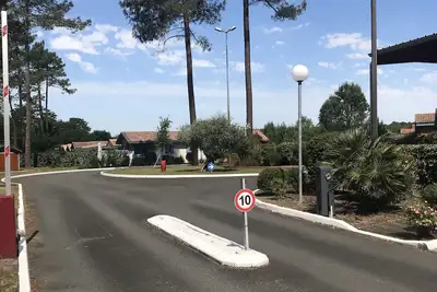 Image de chalet dans un village vacance  a proximité de la plage