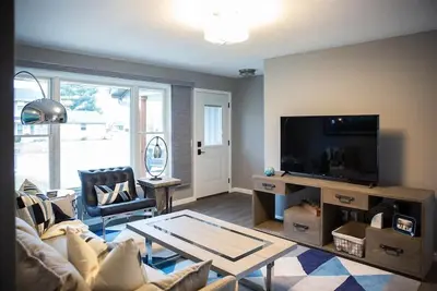 Image de Fully Renovated 2br 1ba Gorgeous Executive Home